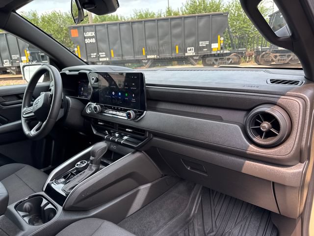 Used 2024 Chevrolet Colorado Trail Boss w/ Technology Package AWD/4WD image 27