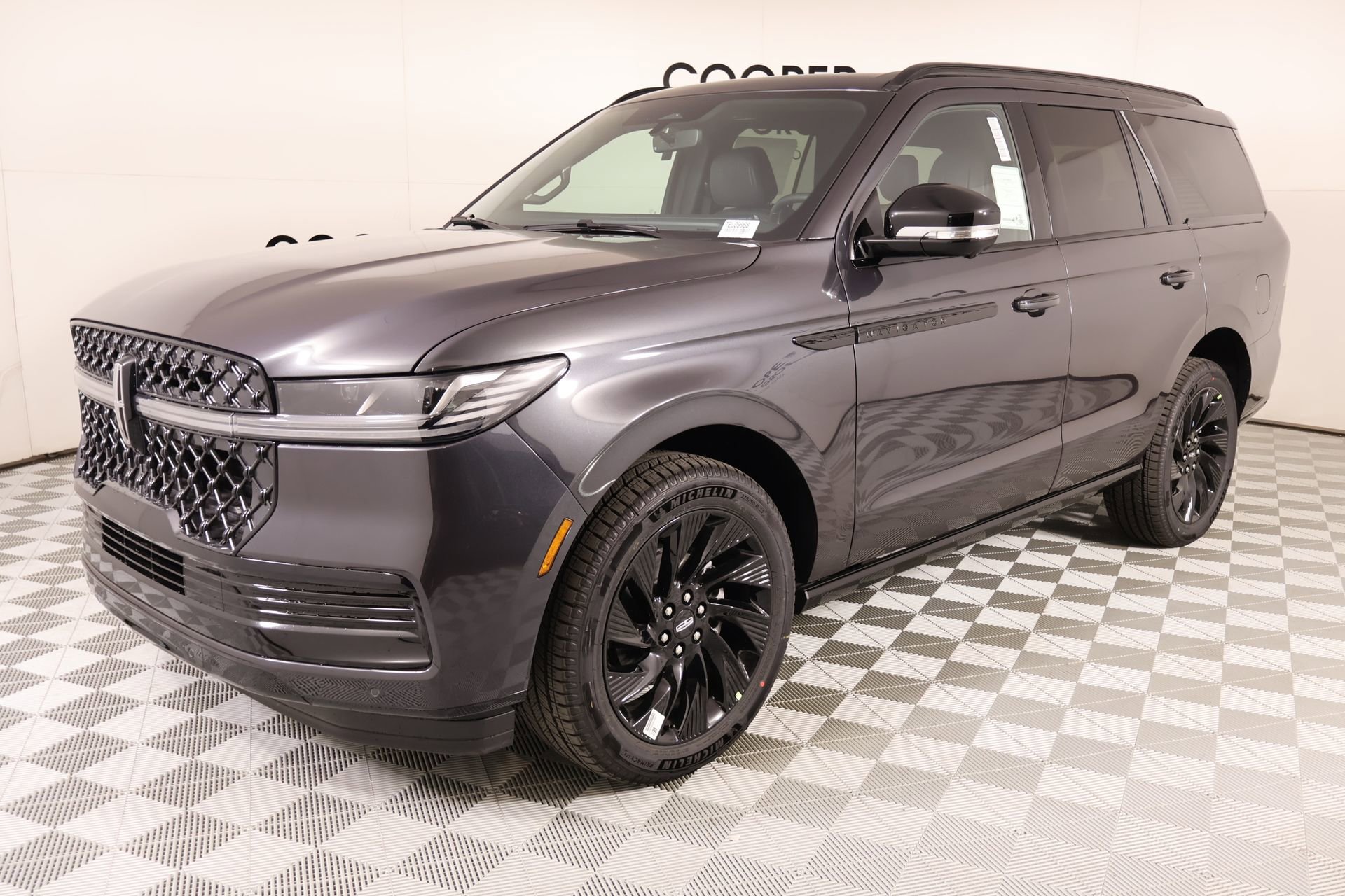New 2026 Lincoln Navigator Reserve w/ Jet Appearance Package AWD/4WD image 11