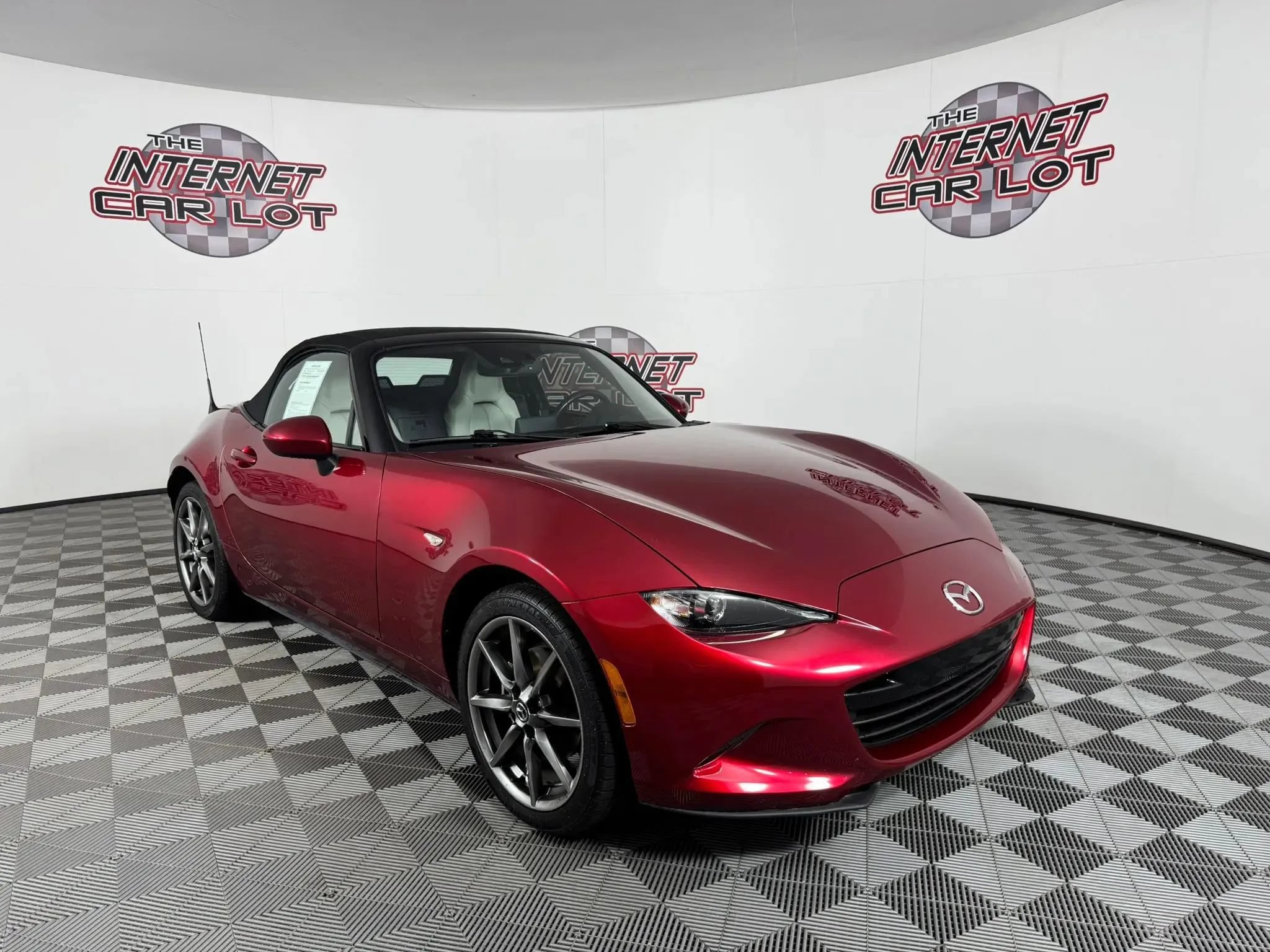 Used 2021 MAZDA MX-5 Miata Grand Touring RWD image 17