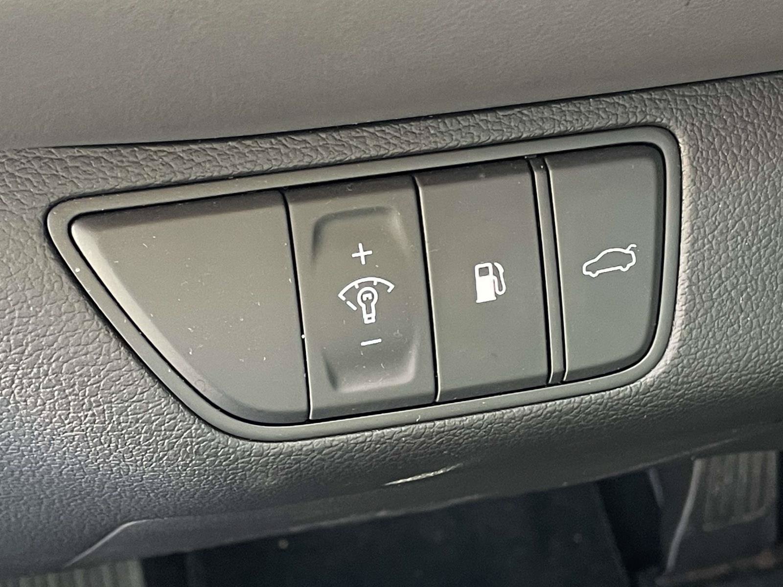 Used 2026 Genesis G70 2.5T RWD image 9