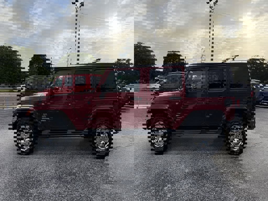 Used 2012 Jeep Wrangler Unlimited Sahara w/ Dual Top Group image 8