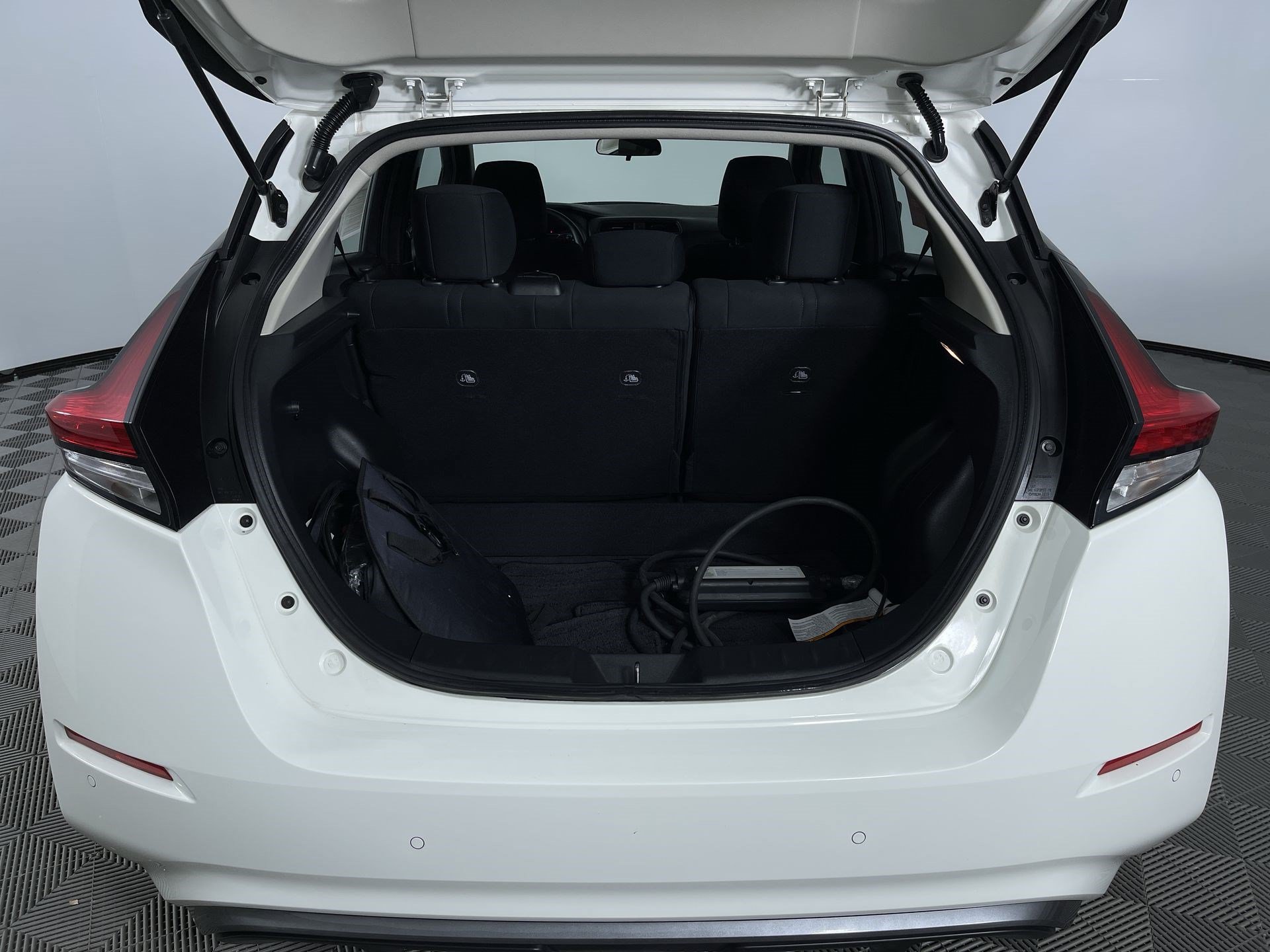 Certified 2025 Nissan Leaf S FWD image 22