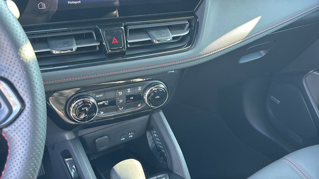 Used 2025 Chevrolet TrailBlazer RS w/ Convenience Package image 20