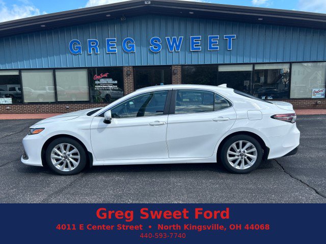 Used 2024 Toyota Camry LE w/ Convenience Package FWD image 1