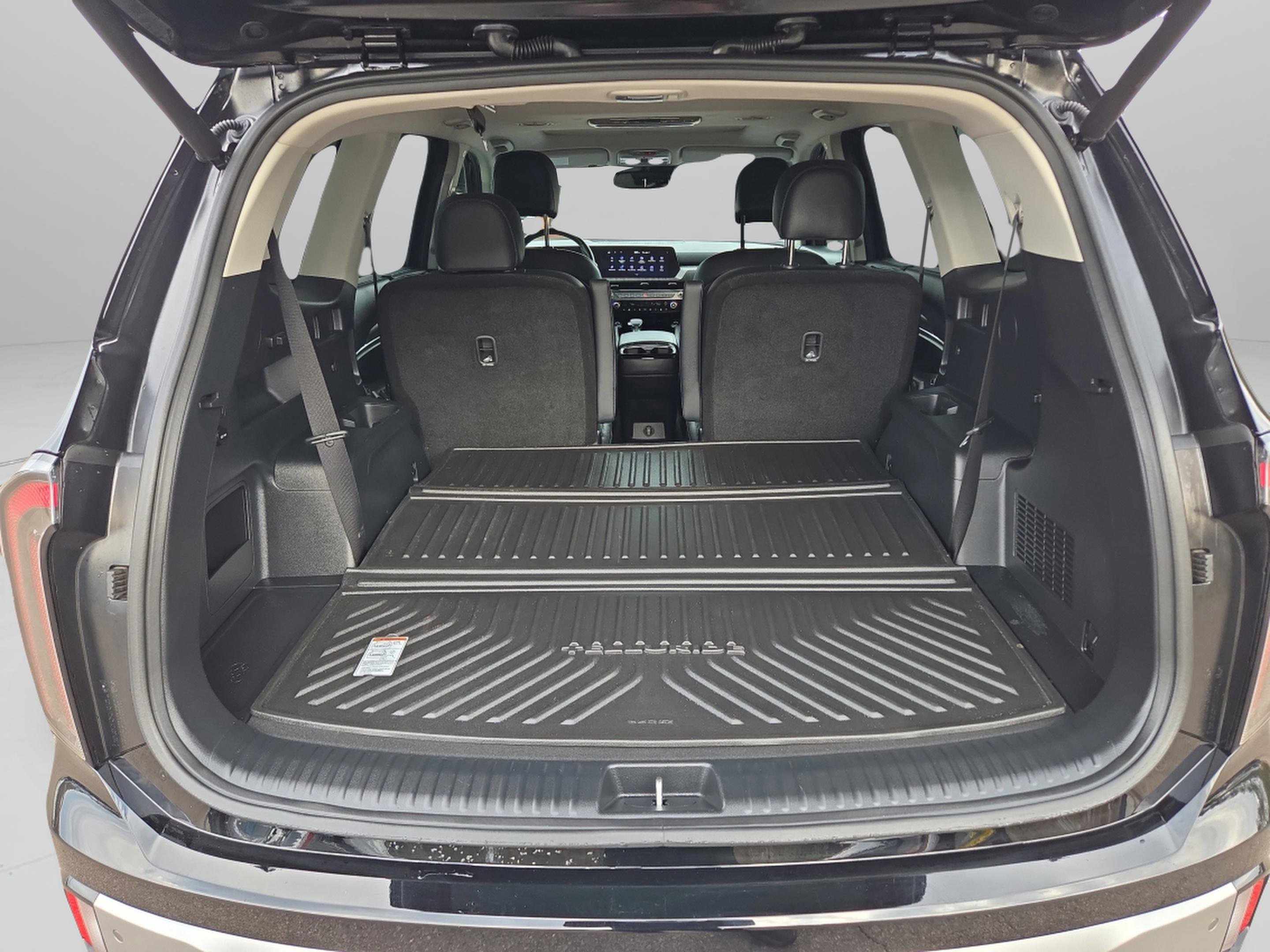 Used 2024 Kia Telluride EX w/ EX Captain's Chair Package image 24