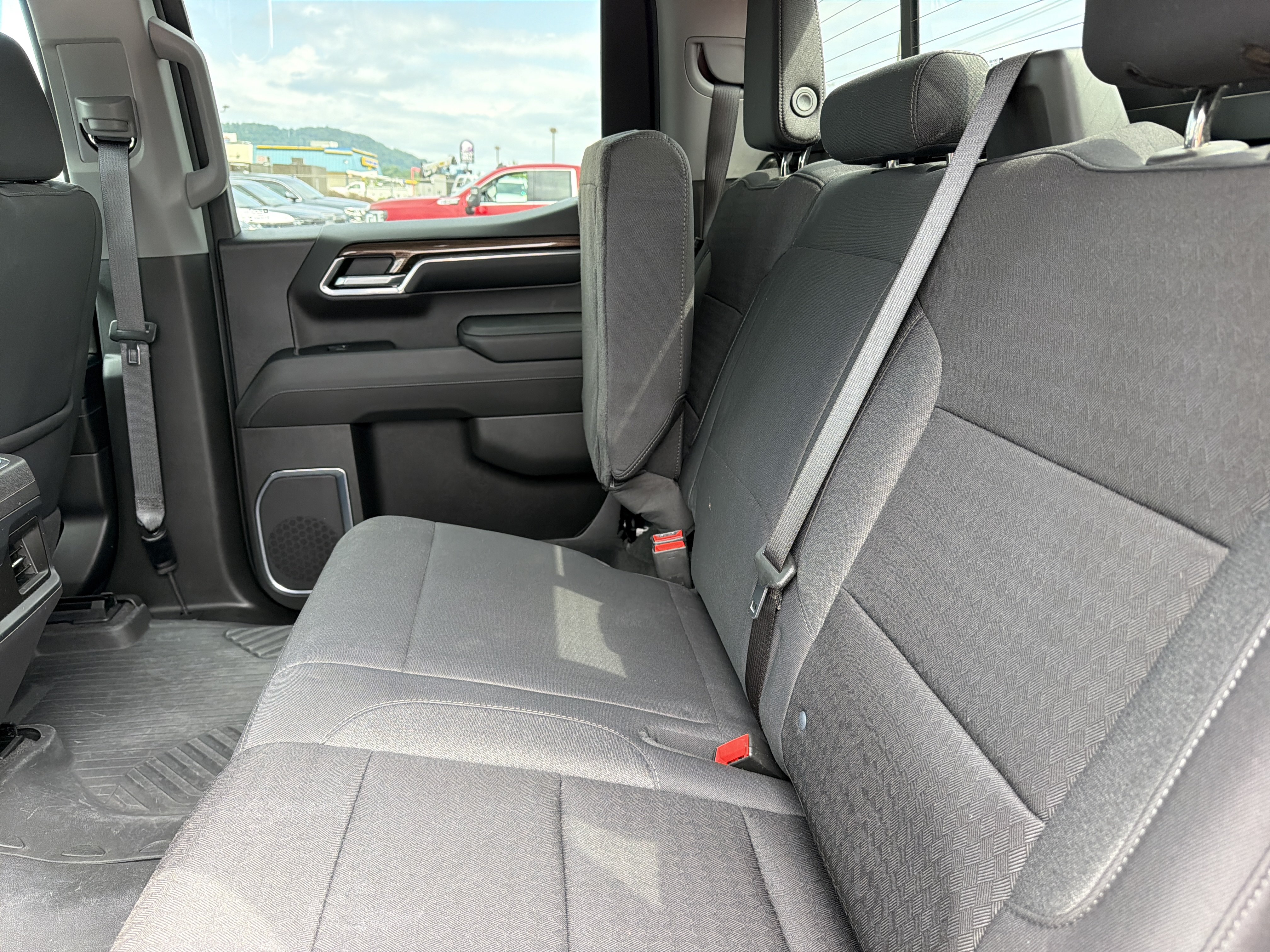 Used 2024 Chevrolet Silverado 1500 LT Trail Boss w/ Convenience Package II AWD/4WD image 13