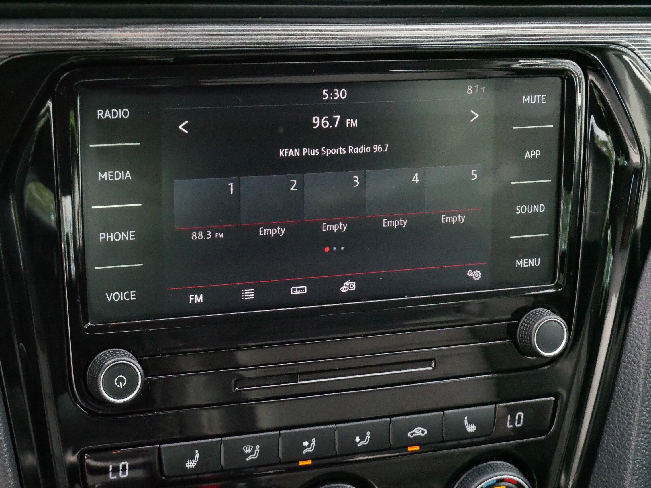 Certified 2020 Volkswagen Passat 2.0T R-Line FWD image 22