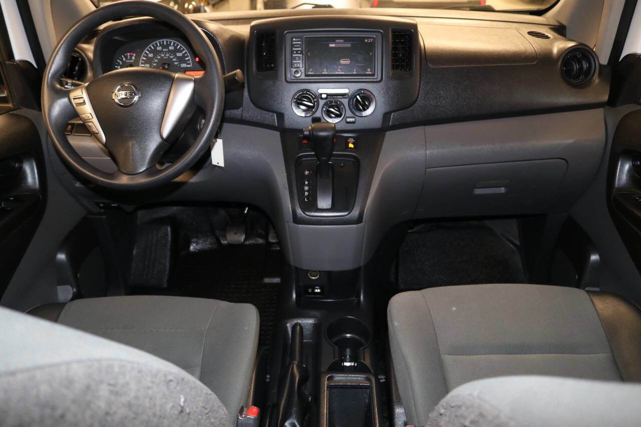 Used 2020 Nissan NV200 S w/ Back Door Glass Package image 15