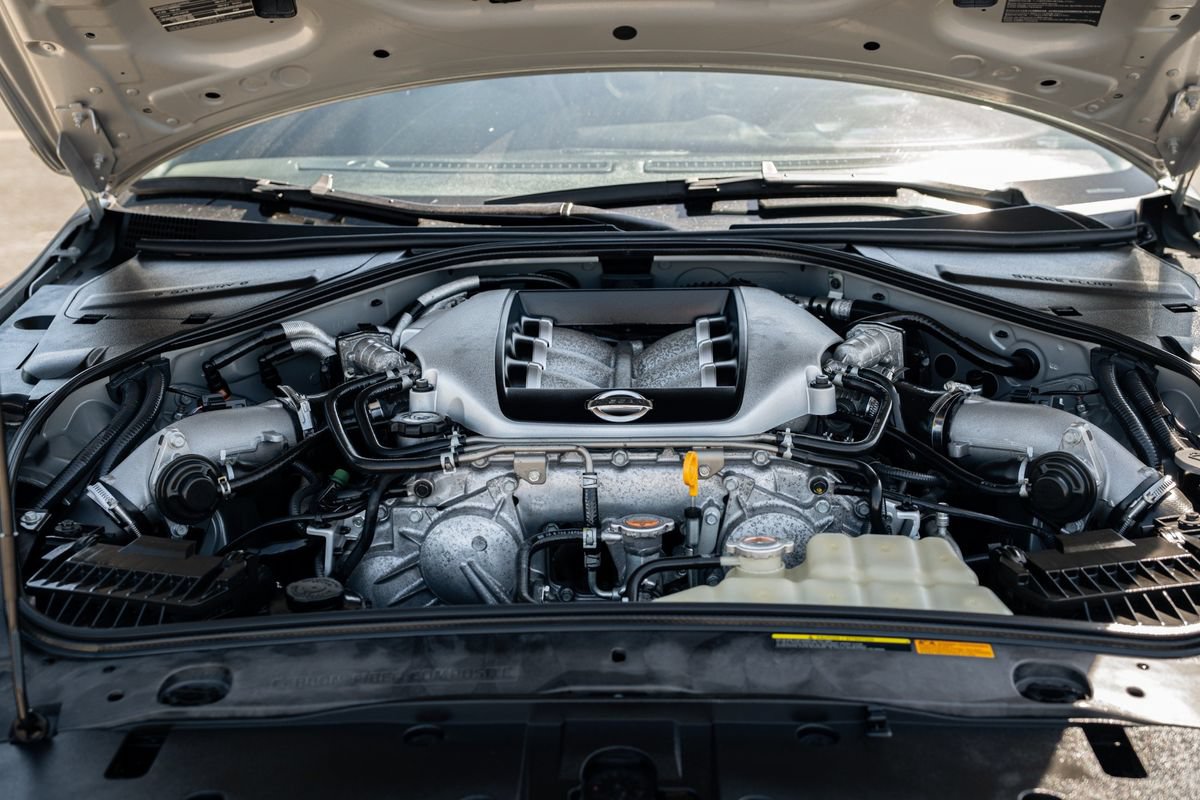 Used 2009 Nissan GT-R Premium AWD/4WD image 39