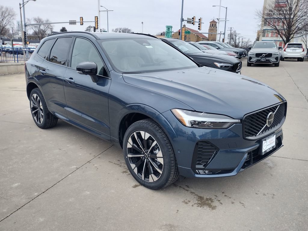 New 2026 Volvo XC60 B5 Plus w/ Climate Package image 3