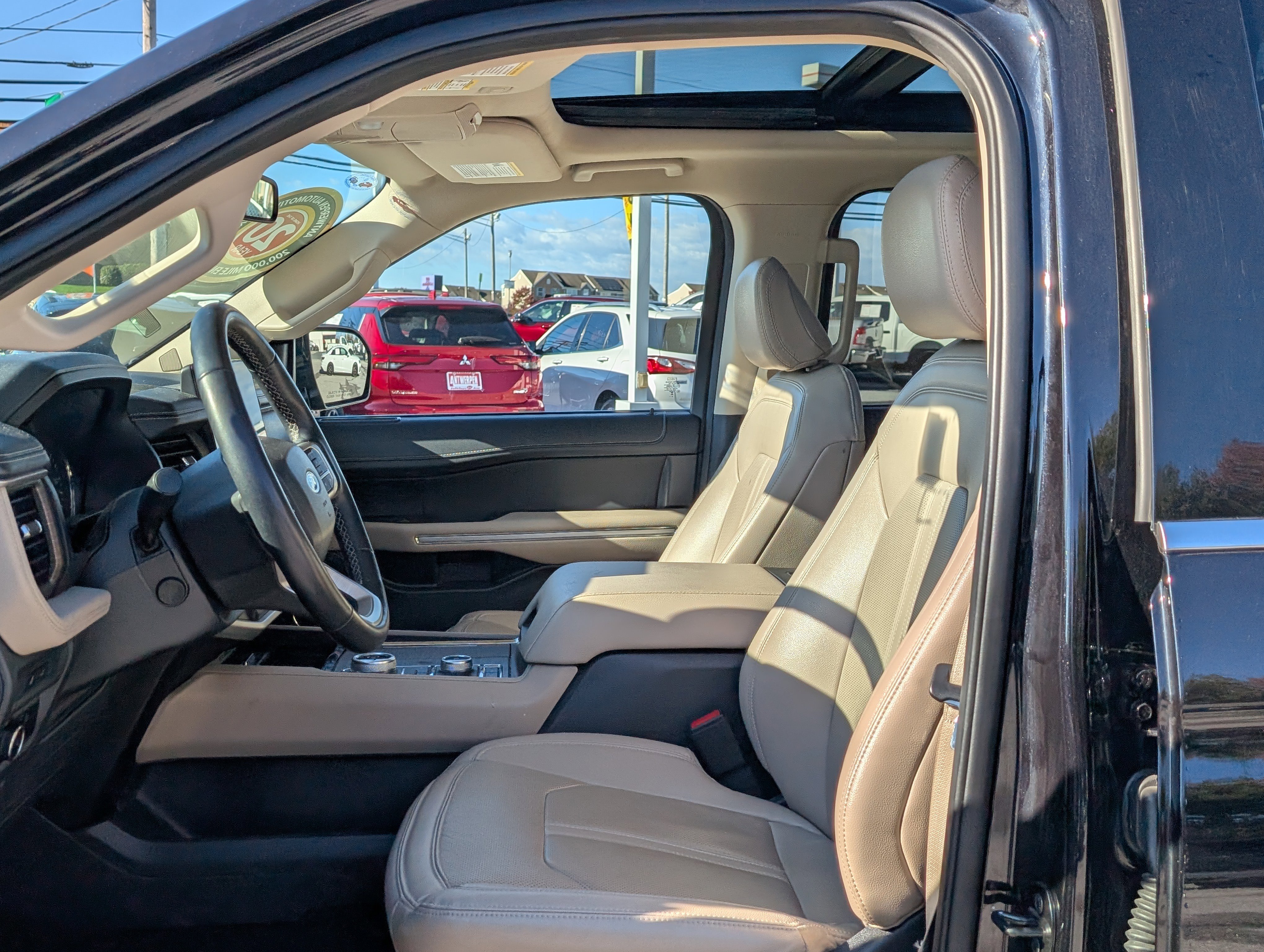 Used 2024 Ford Expedition Max Limited image 16