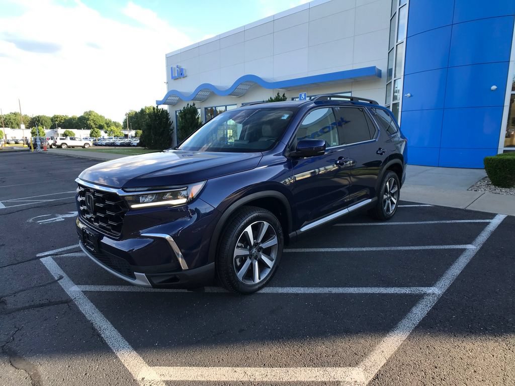 Certified 2024 Honda Pilot Touring image 4