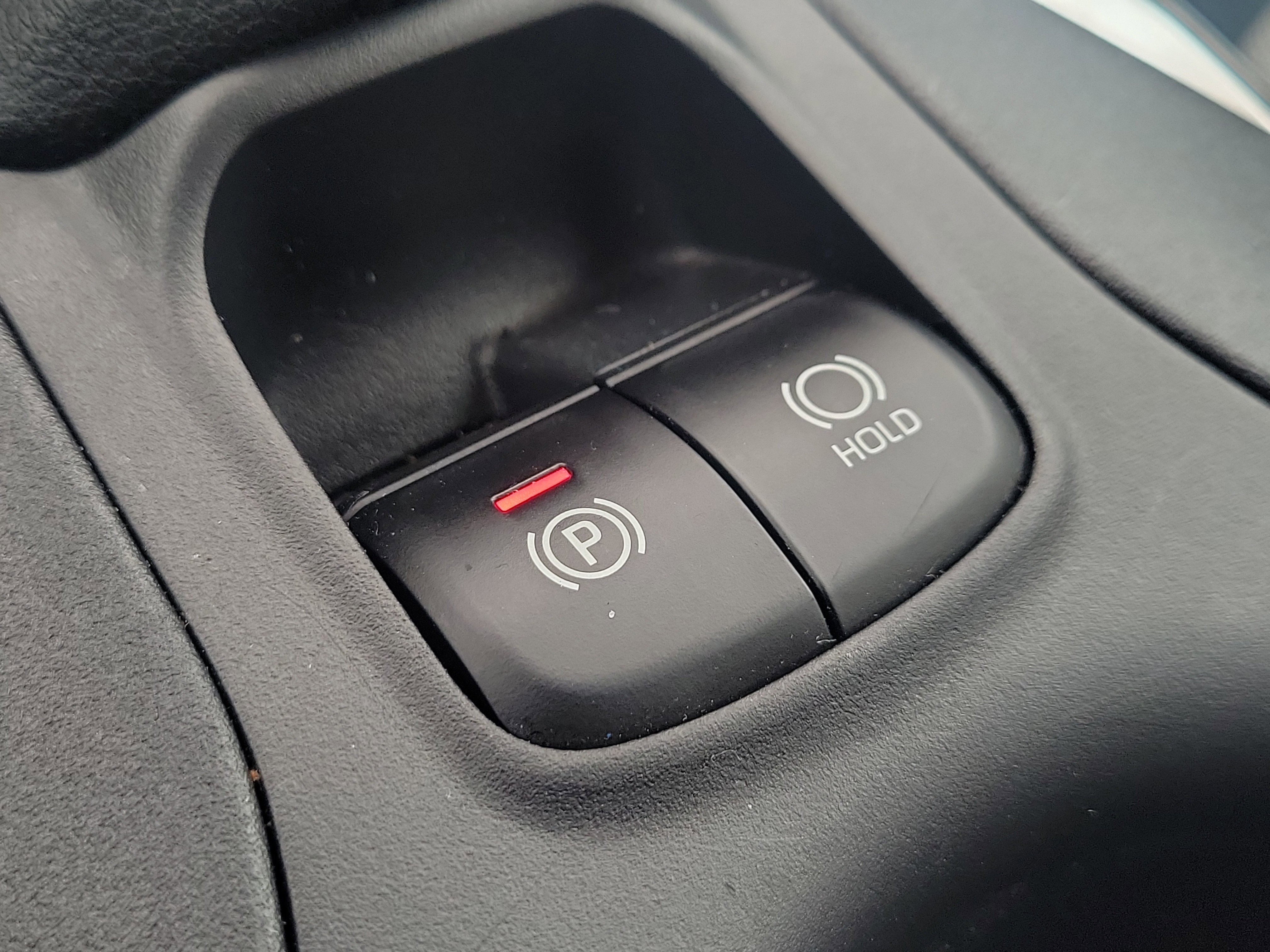 Used 2024 Toyota Corolla Cross L image 31