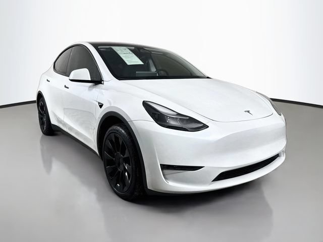 Used 2024 Tesla Model Y 2WD image 3