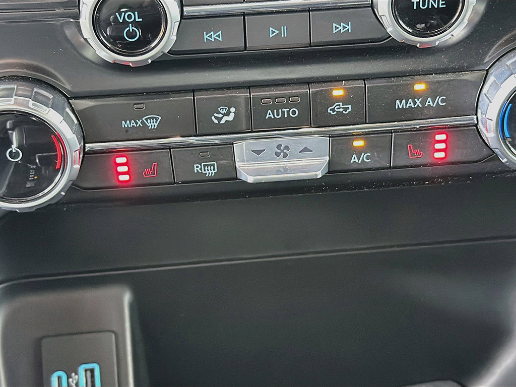 Used 2023 Ford F150 XLT w/ Equipment Group 302A High AWD/4WD image 39