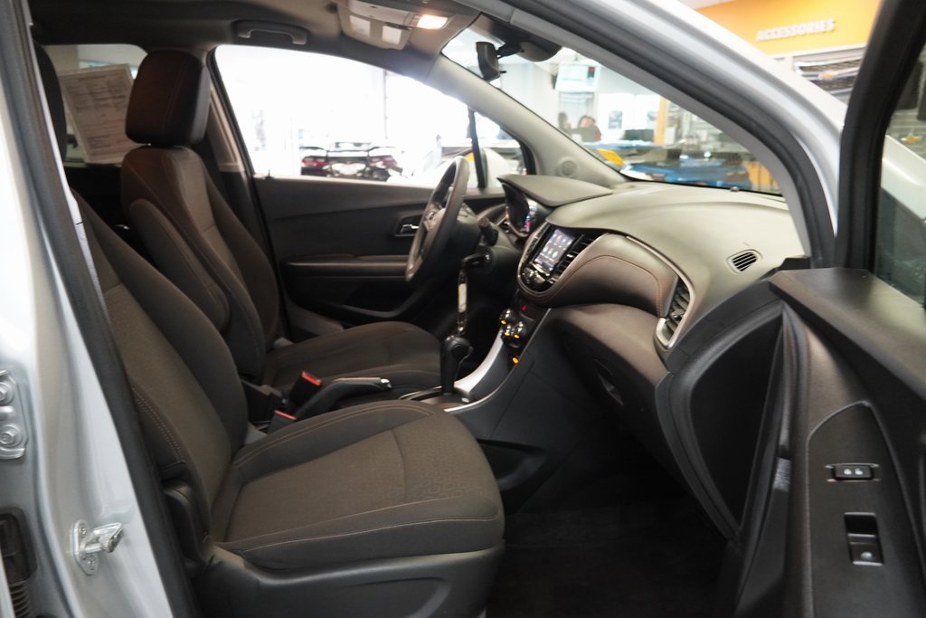 Used 2021 Chevrolet Trax LS w/ Tint and Cruise Package image 32
