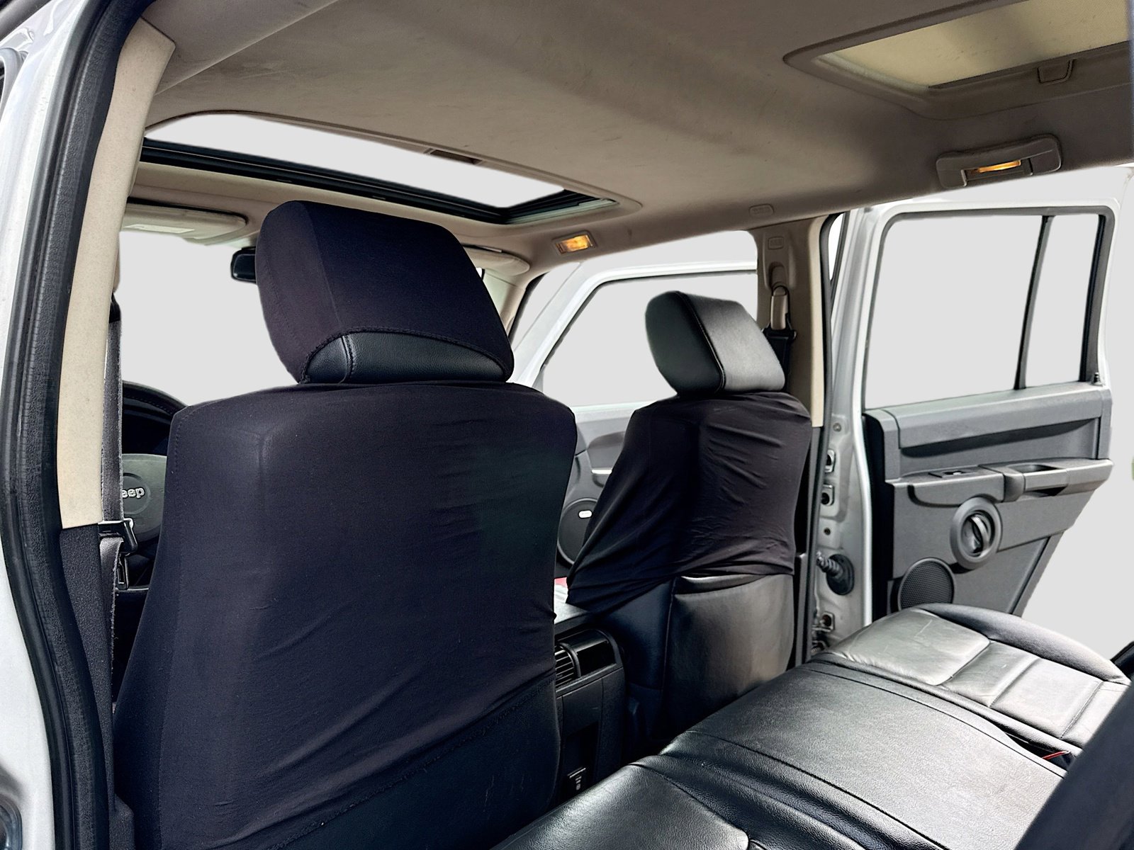 Used 2008 Jeep Commander Sport image 6