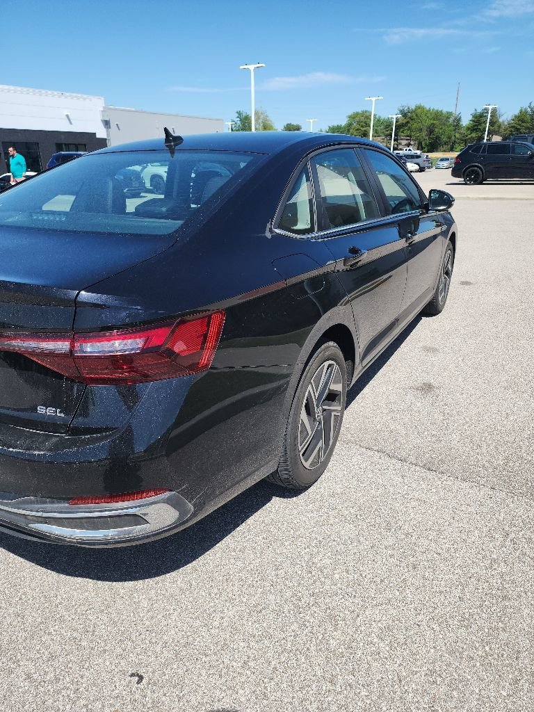 Used 2022 Volkswagen Jetta SEL FWD image 6