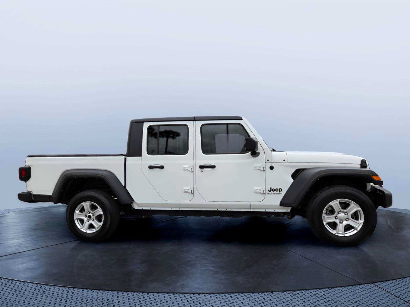 Used 2023 Jeep Gladiator Sport w/ Trailer Tow Package AWD/4WD image 6