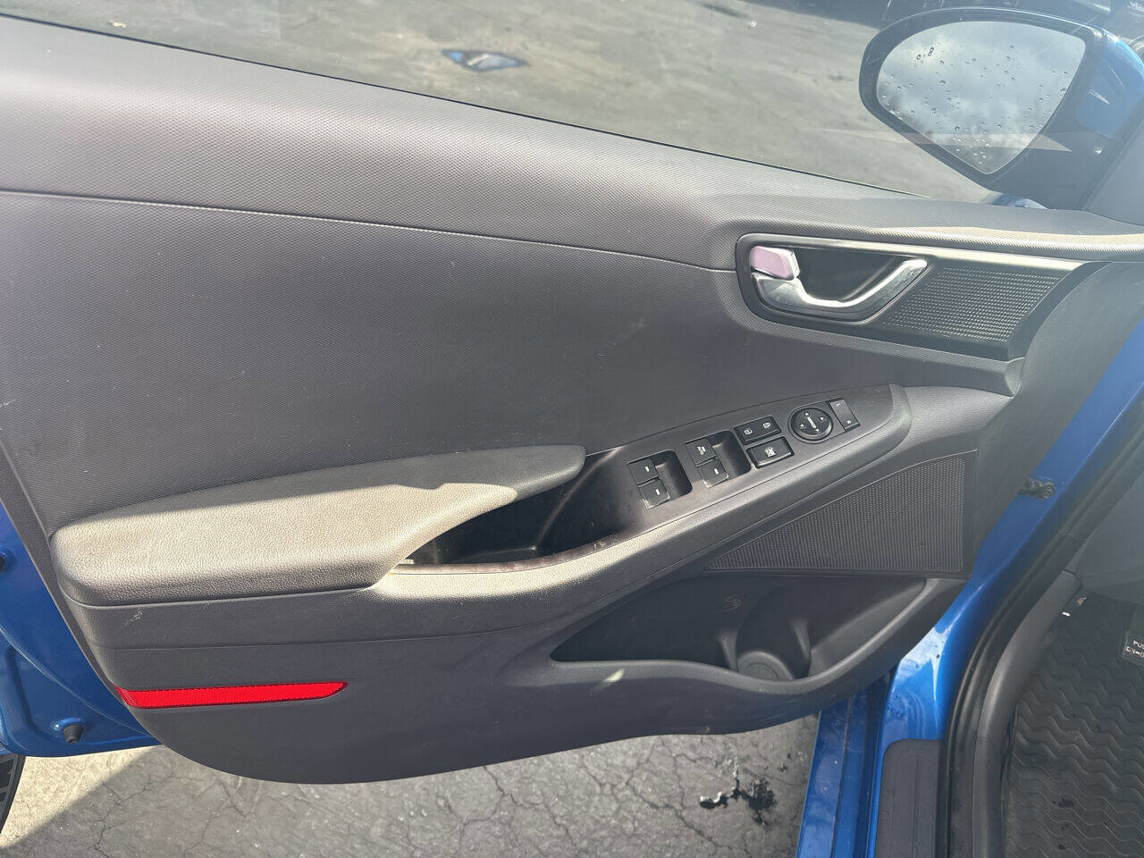 Used 2017 Hyundai Ioniq SEL FWD image 8