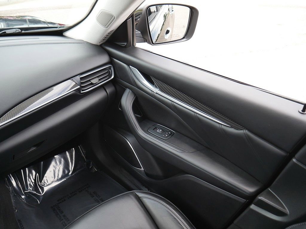 Used 2019 Maserati Levante GranLusso AWD/4WD image 24