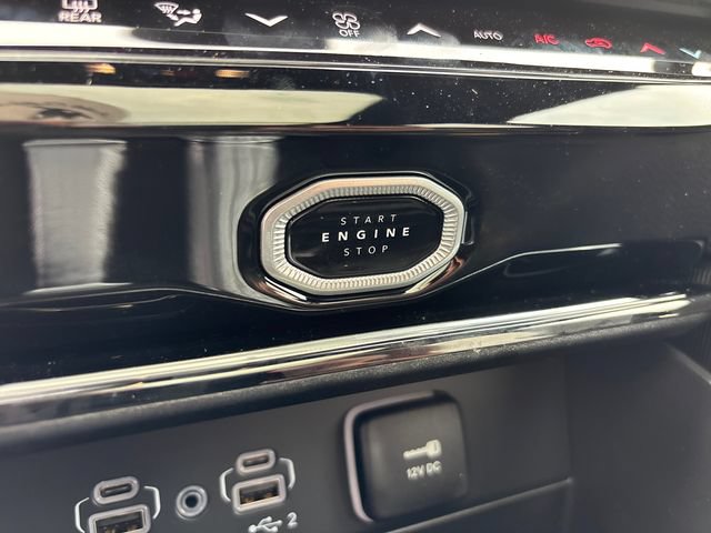 New 2026 Jeep Grand Cherokee Limited w/ Limited Altitude Package AWD/4WD image 18