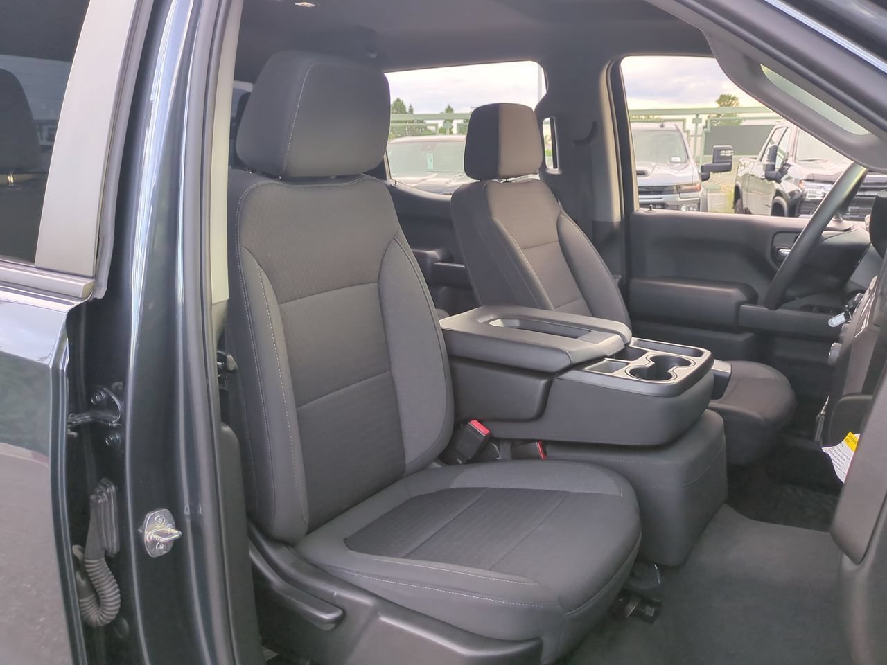 Used 2022 Chevrolet Silverado 1500 Custom Trail Boss AWD/4WD image 25