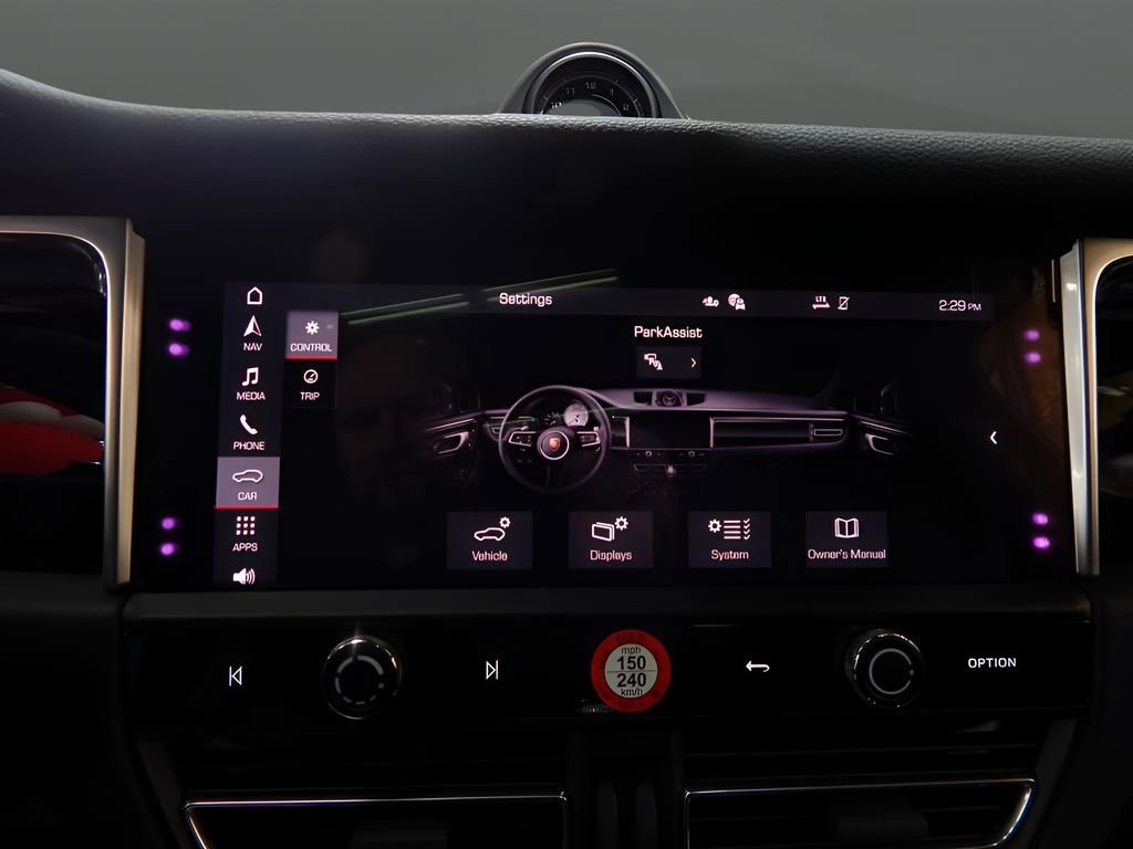 Used 2022 Porsche Macan image 24