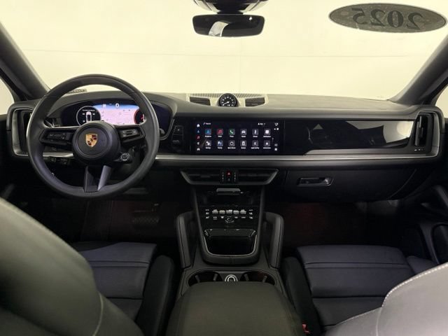 Used 2025 Porsche Cayenne Coupe AWD/4WD image 26