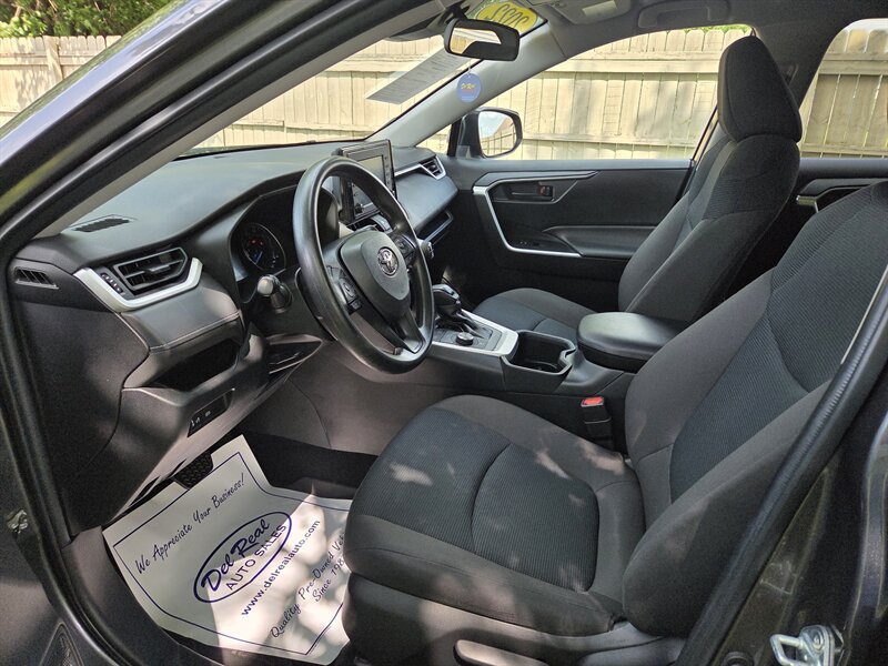 Used 2022 Toyota RAV4 LE AWD/4WD image 10