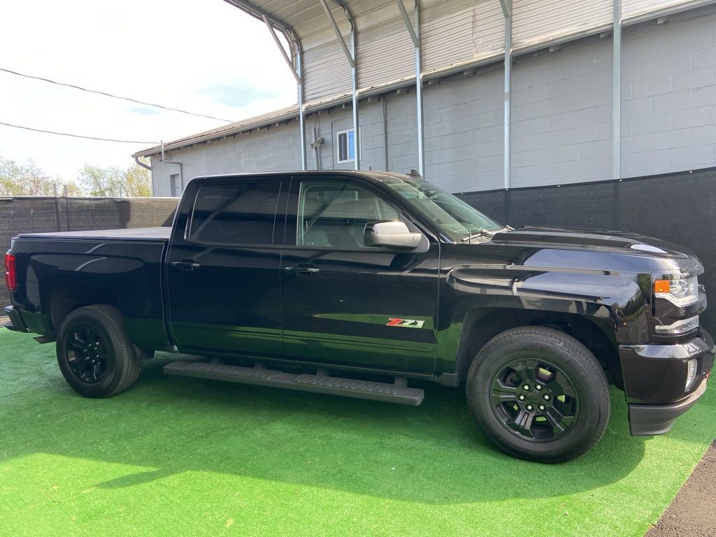 Used 2018 Chevrolet Silverado 1500 LTZ Z71 w/ LTZ Plus Package AWD/4WD image 3