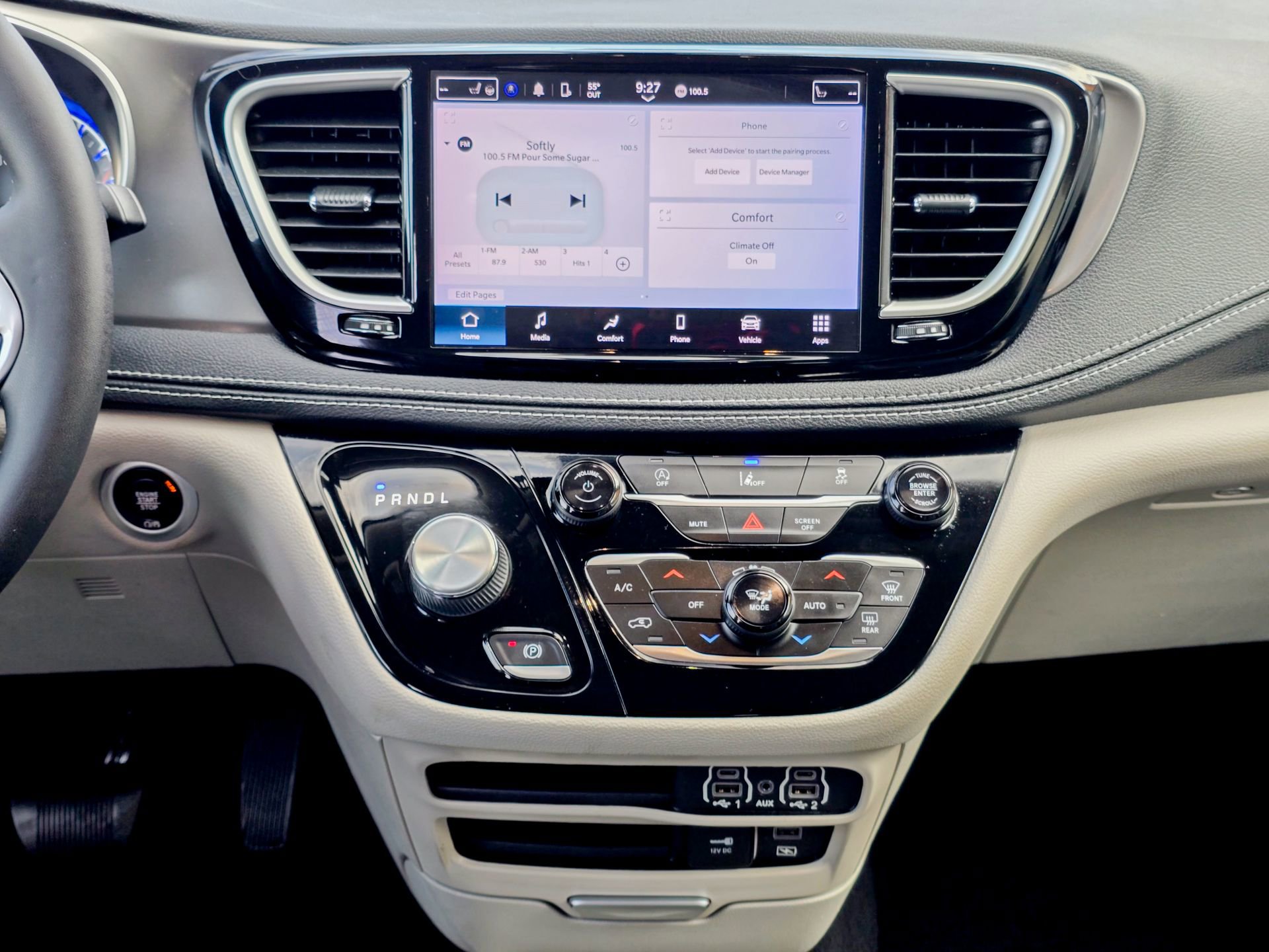 Used 2022 Chrysler Pacifica Touring-L image 8