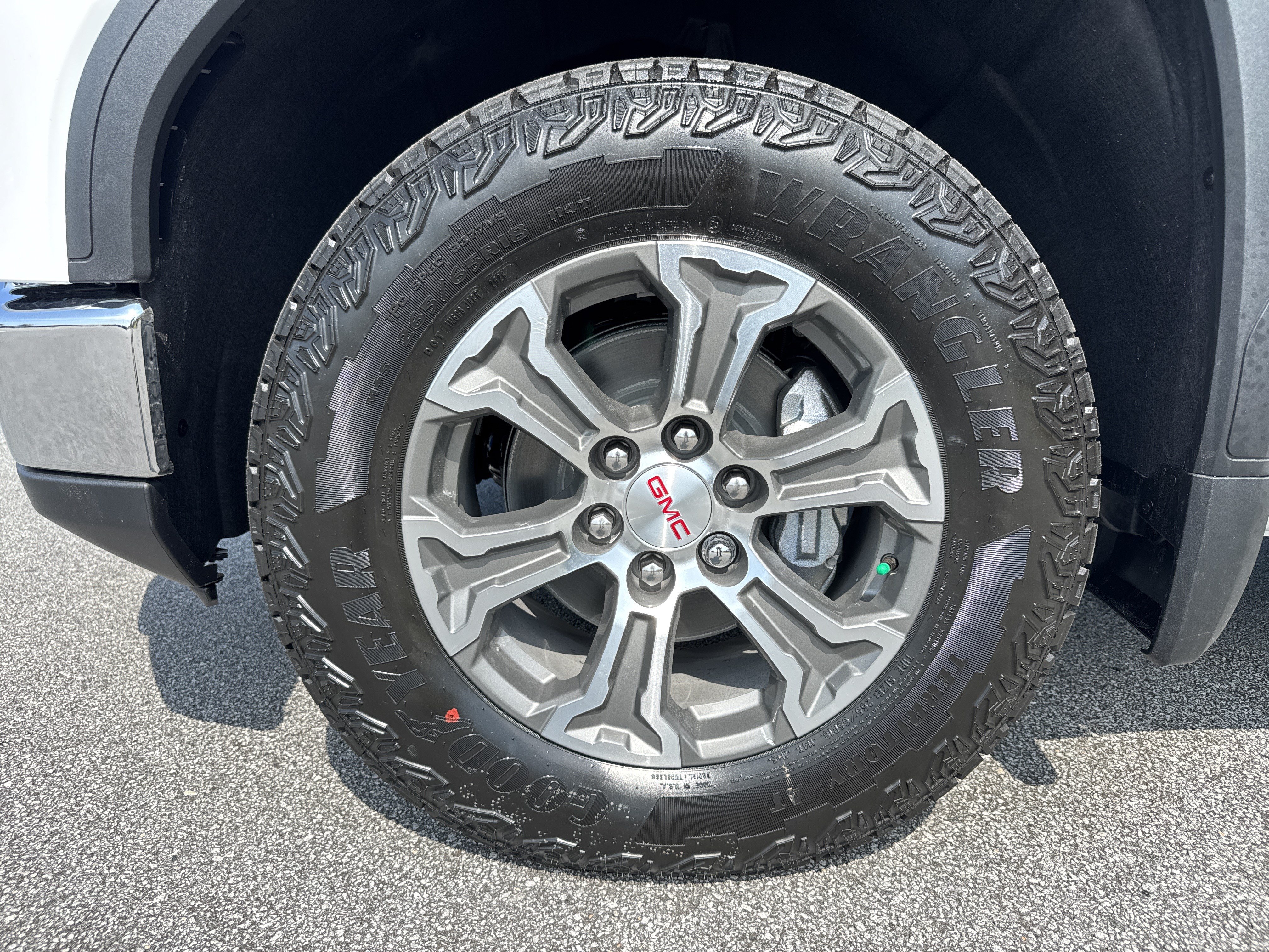 New 2026 GMC Sierra 1500 SLT w/ X31 Off-Road Package AWD/4WD image 13