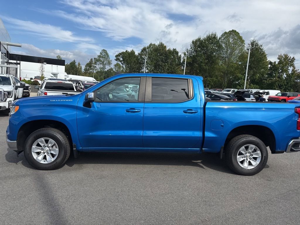 Used 2023 Chevrolet Silverado 1500 LT w/ Leather Package image 2