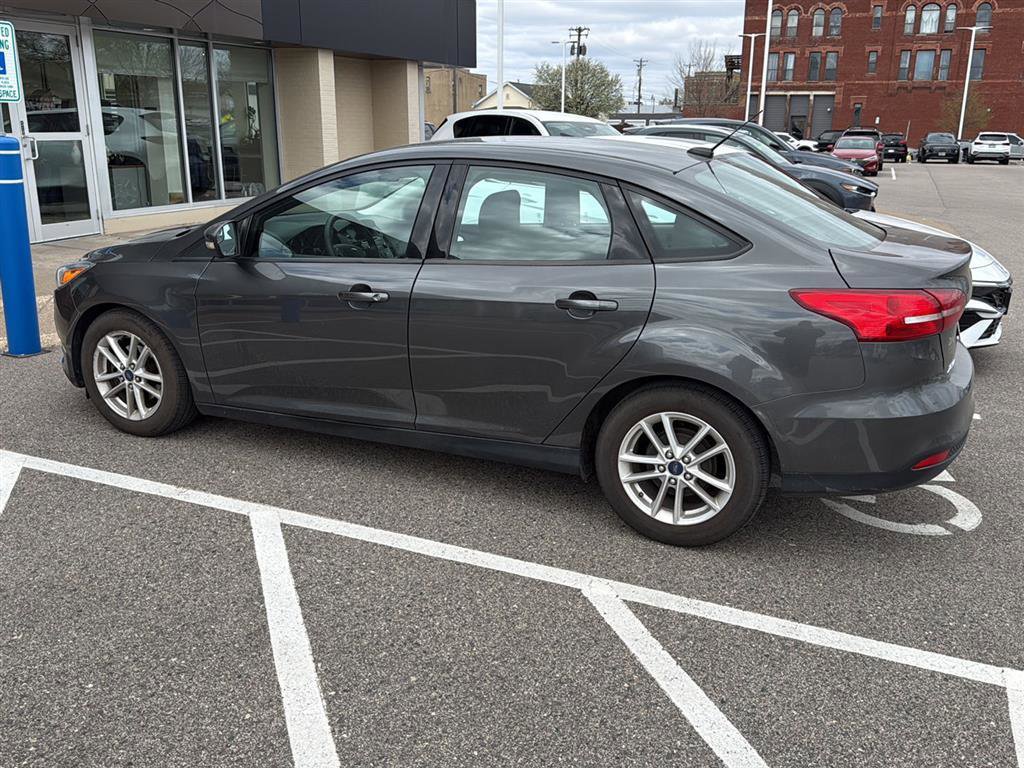 Used 2015 Ford Focus SE FWD image 7