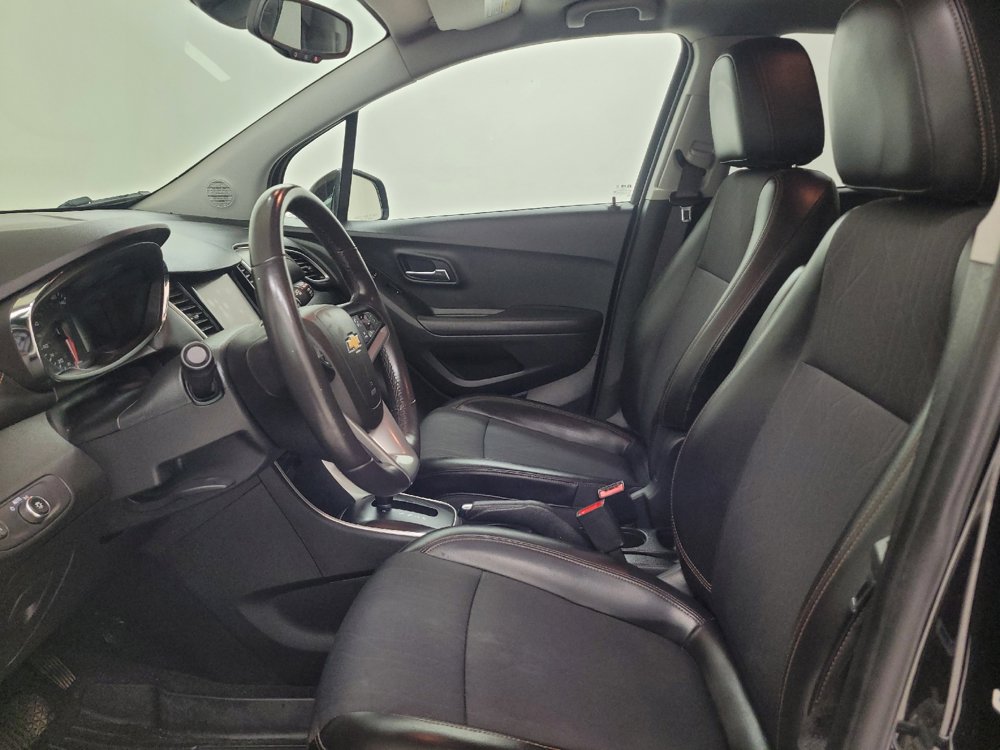 Used 2020 Chevrolet Trax LT w/ Redline Edition AWD/4WD image 17