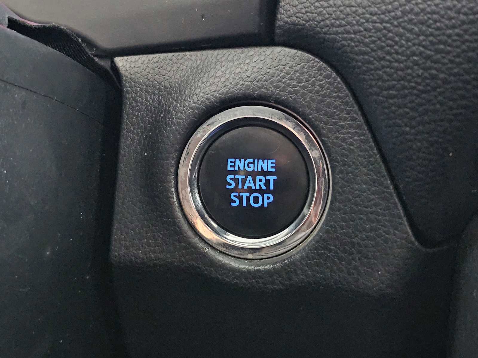 Used 2022 Toyota RAV4 XLE Premium image 58