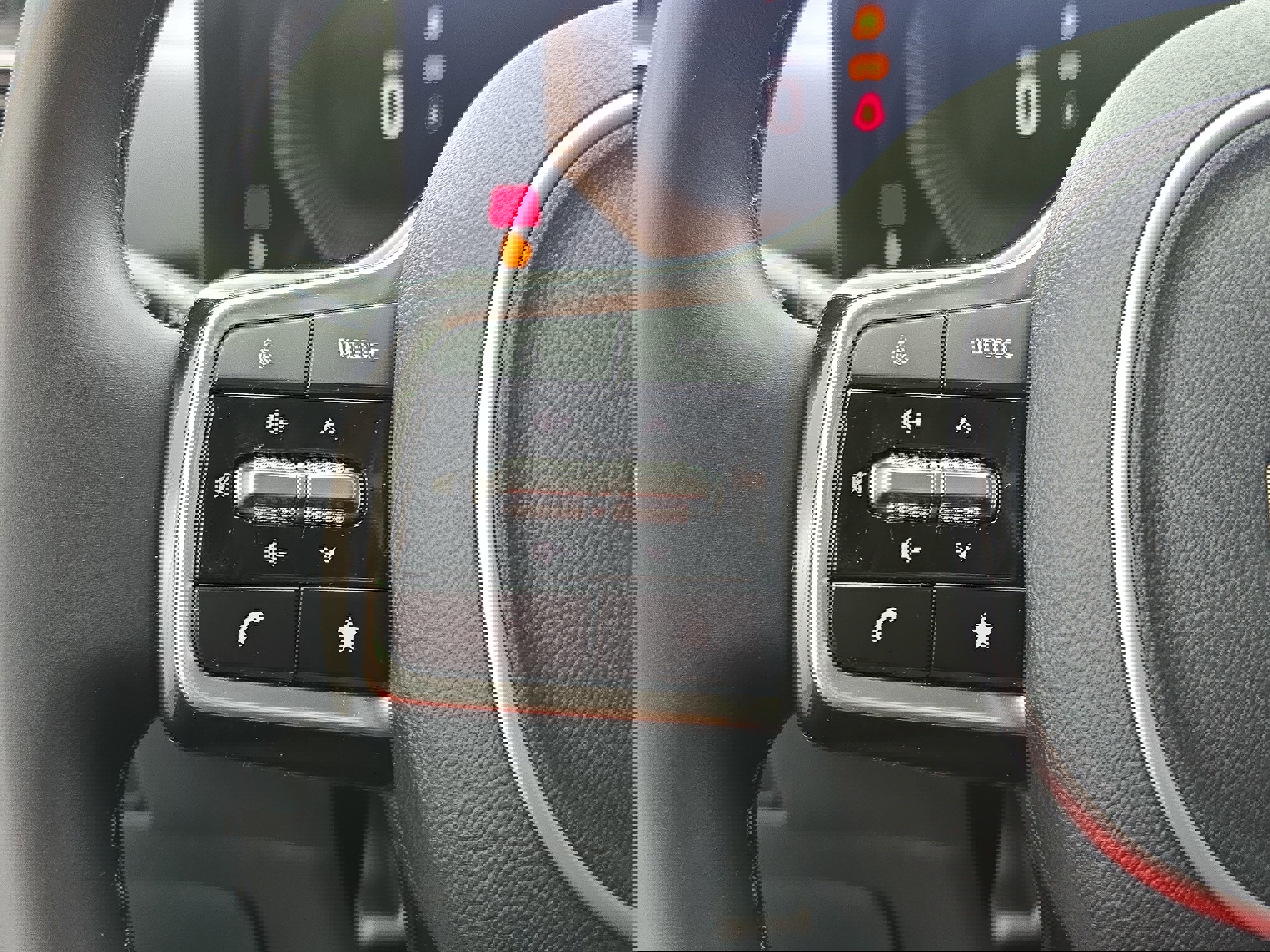 Used 2025 Kia Sorento S w/ Panoramic Sunroof Package image 17