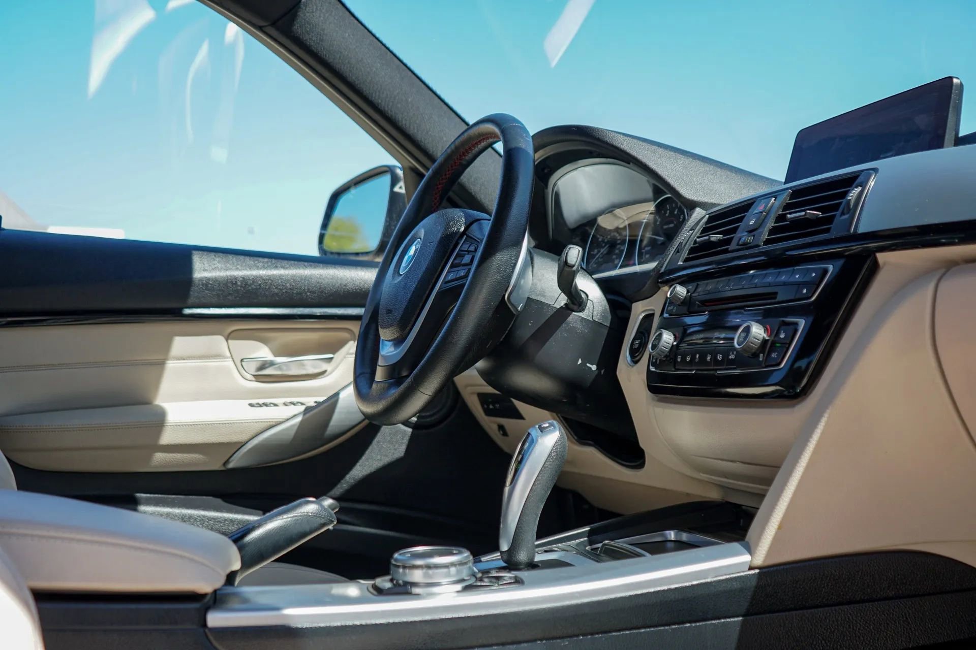 Used 2017 BMW 330e image 33