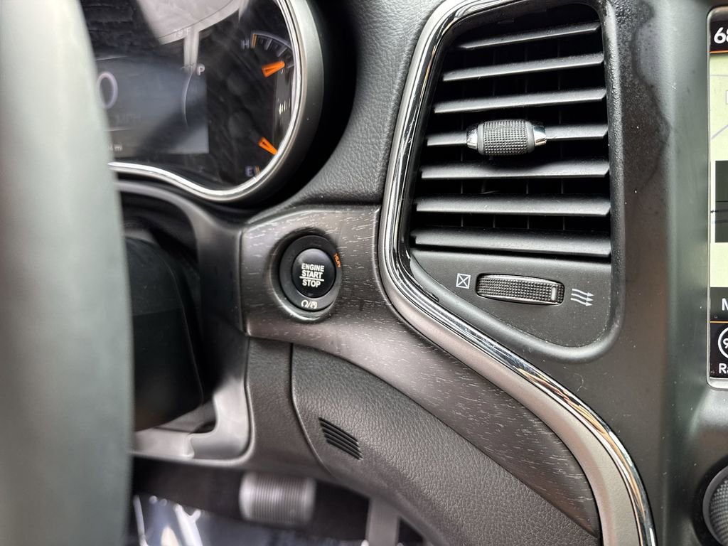 Used 2018 Jeep Grand Cherokee Altitude RWD image 55