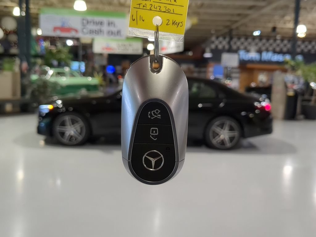 Used 2026 Mercedes-Benz E 350 4MATIC Sedan image 4