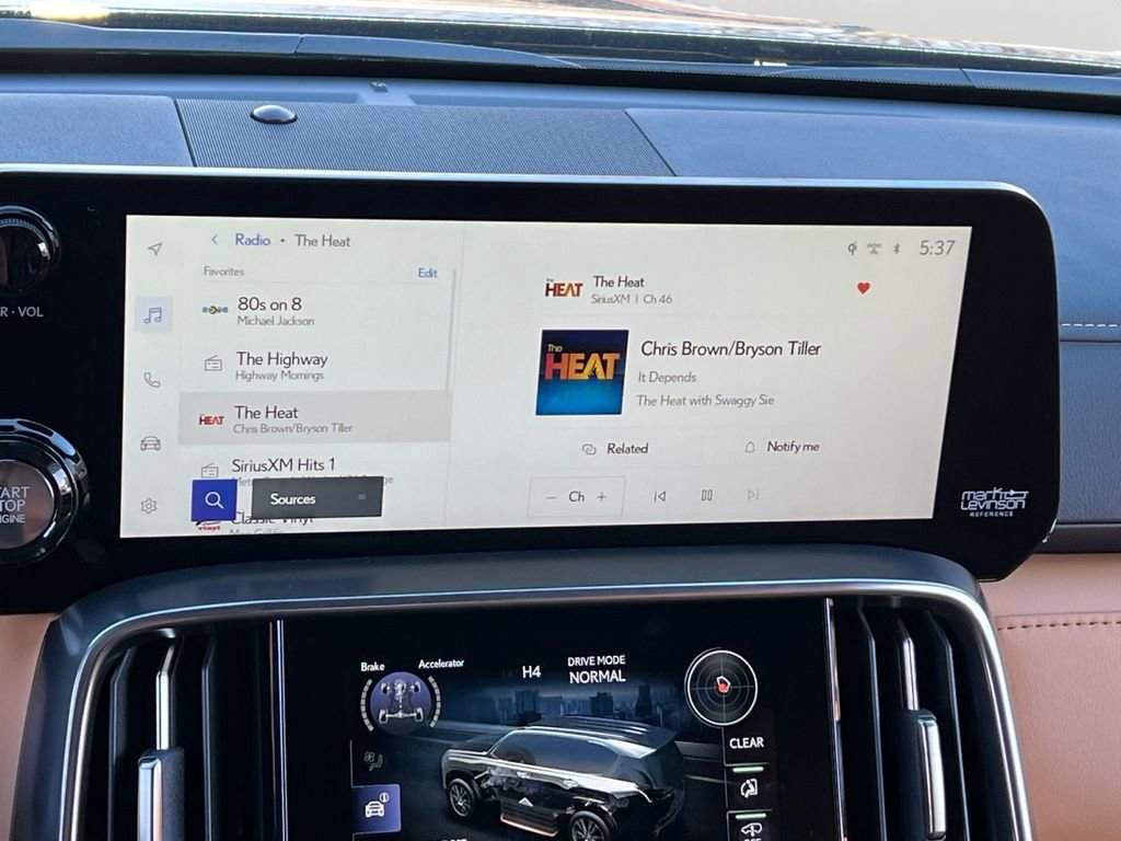 New 2025 Lexus LX 600 4WD w/ Luxury Package image 19