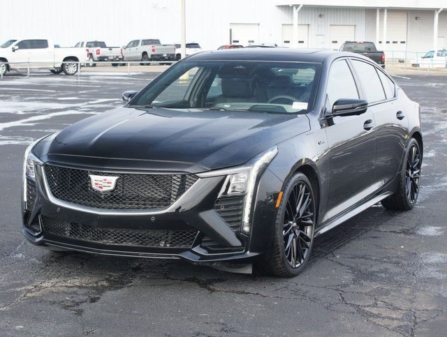 Used 2025 Cadillac CT5 V image 2
