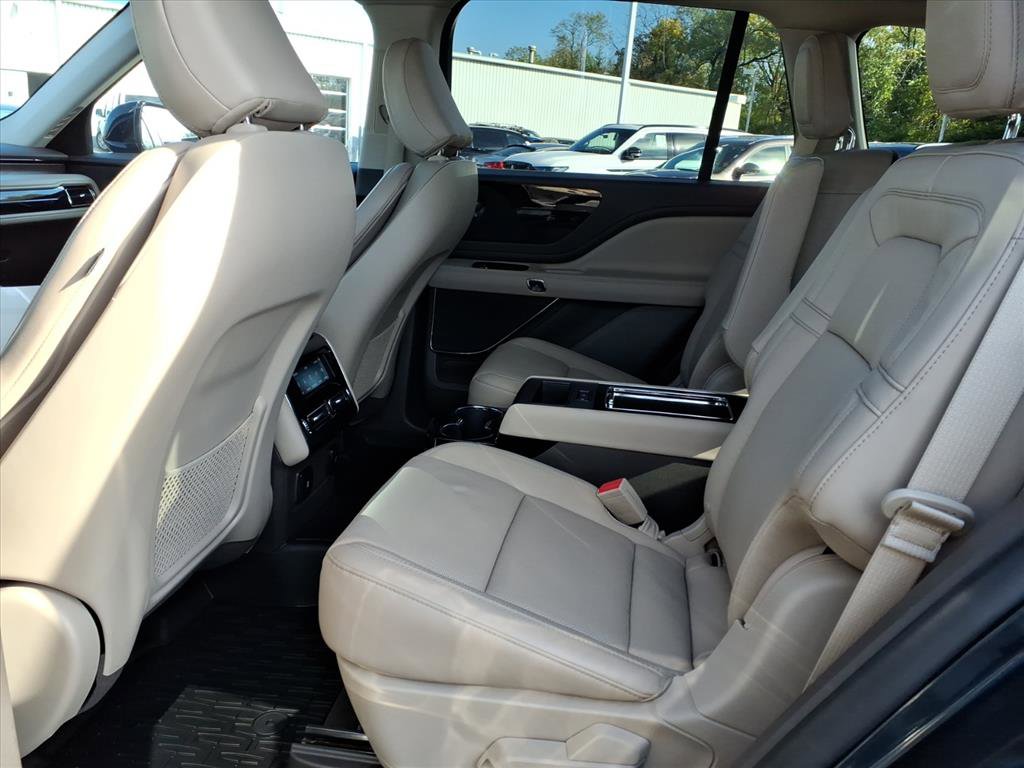 Certified 2023 Lincoln Aviator Reserve w/ Equipment Group 201A image 7