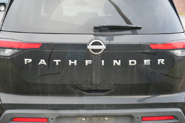 Used 2025 Nissan Pathfinder SV FWD image 18