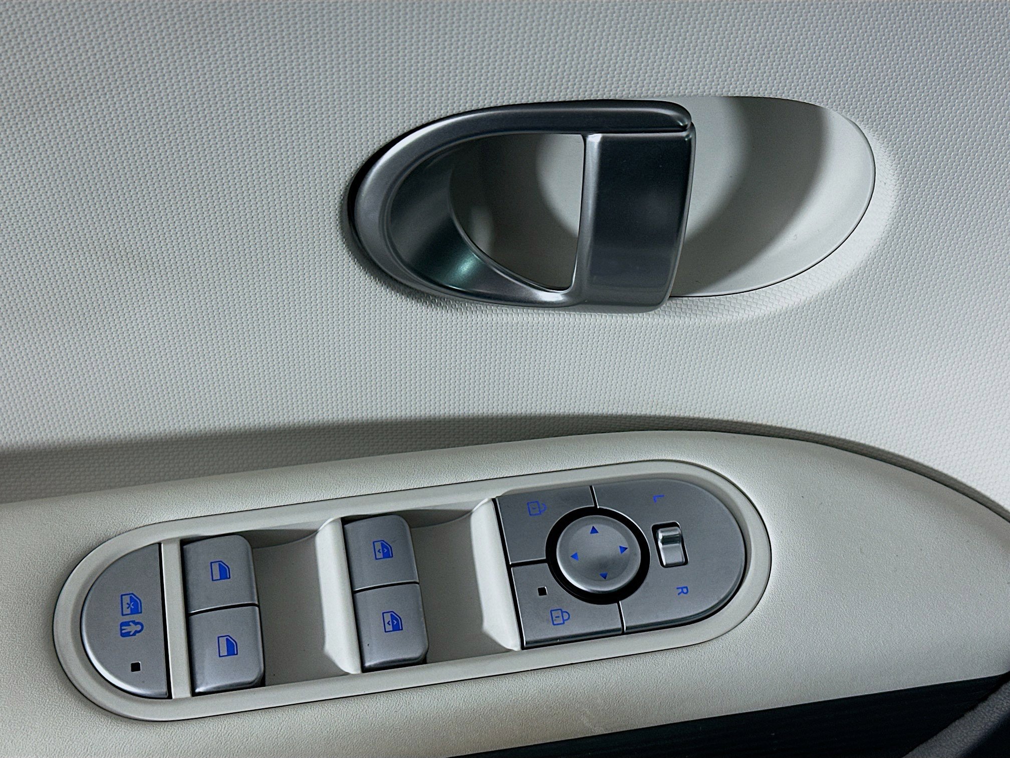 Used 2024 Hyundai Ioniq 5 SEL RWD image 15