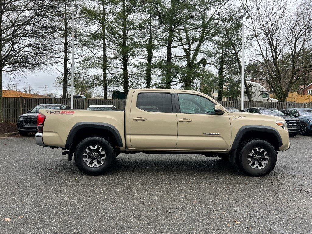Used 2018 Toyota Tacoma TRD Off-Road image 8