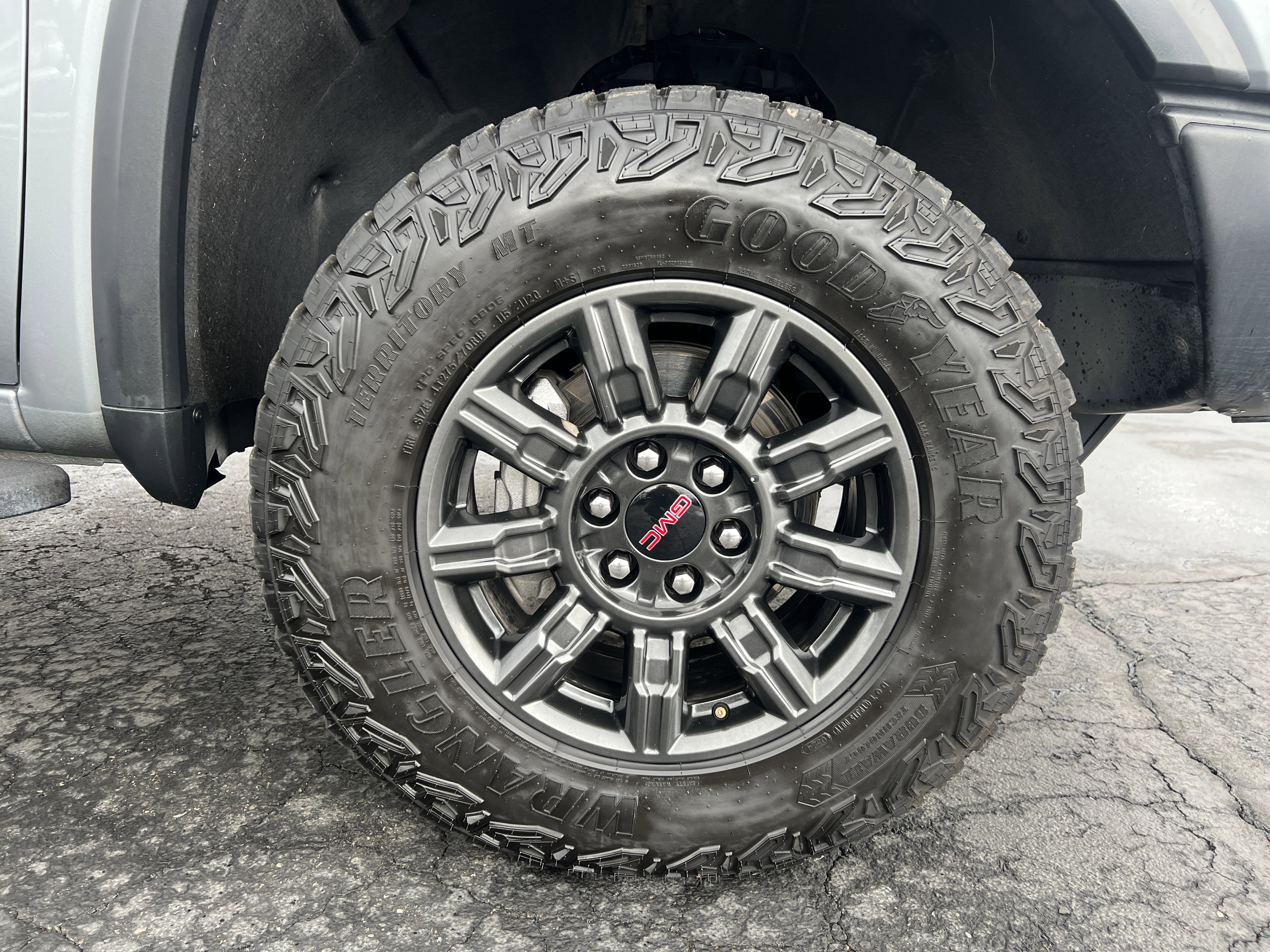 Used 2024 GMC Sierra 1500 AT4X AWD/4WD image 11