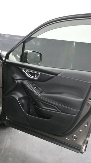 Used 2020 Subaru Forester Premium AWD/4WD image 16