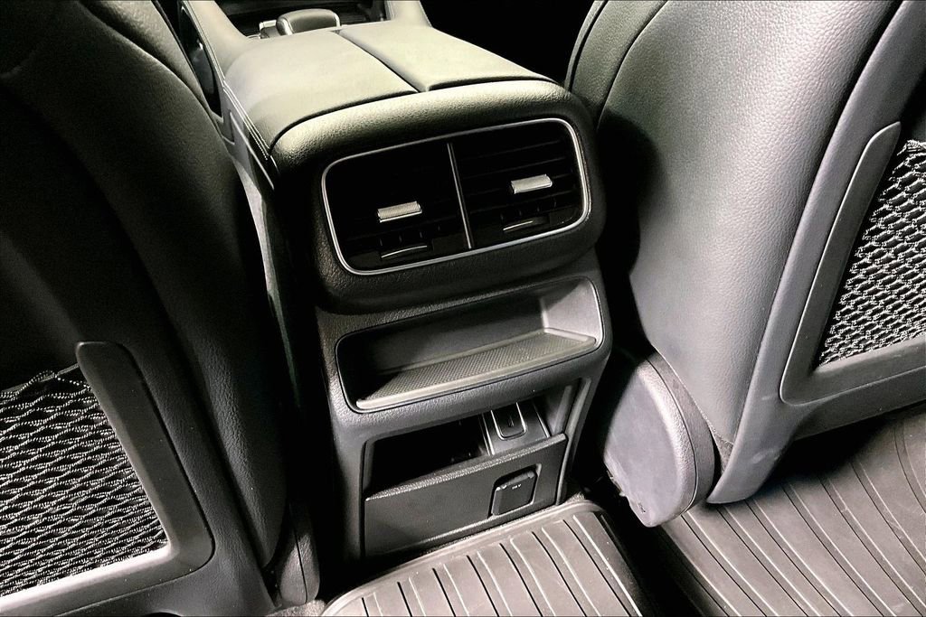 Used 2021 Mercedes-Benz GLE 350 w/ Premium Package image 35